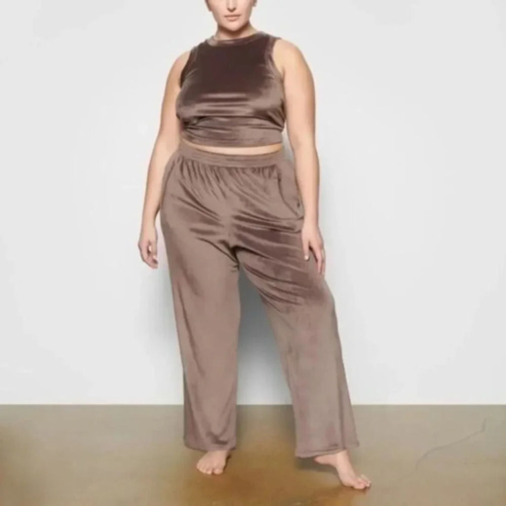 SKIMS Velour Pants Amethyst NWOT B840